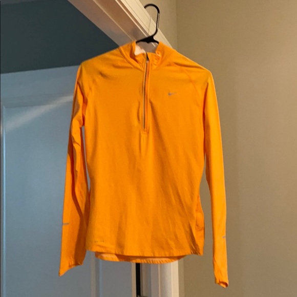 Like New Women’s Nike Dri-Fit Zip Up - Medium - Picture 2 of 6